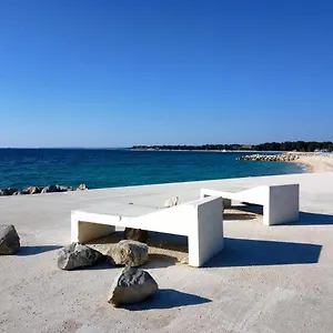 Abelia Sea View Apartment Pula